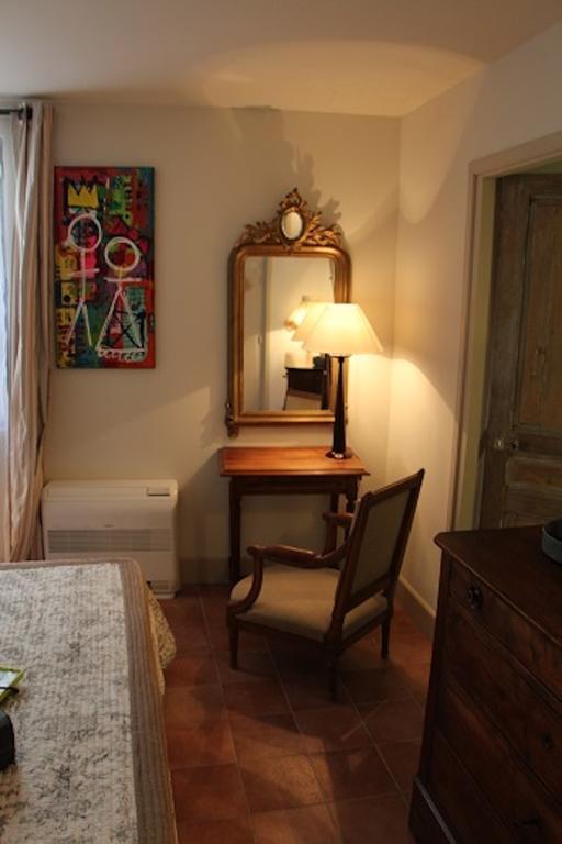La Petite Hostellerie Юзес Екстер'єр фото
