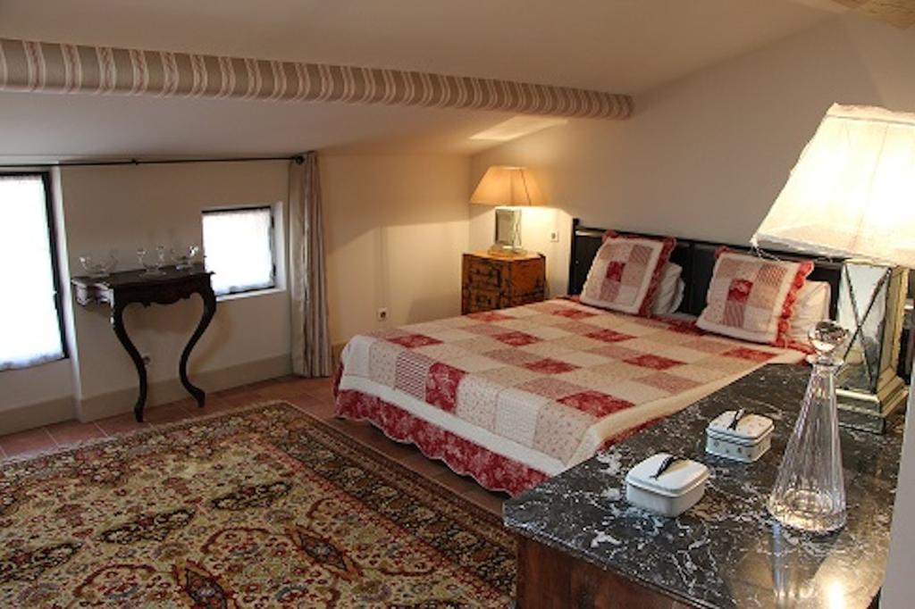 La Petite Hostellerie Юзес Екстер'єр фото