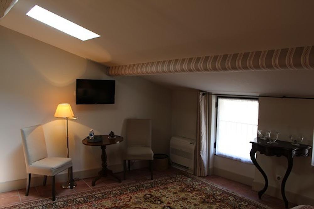 La Petite Hostellerie Юзес Екстер'єр фото